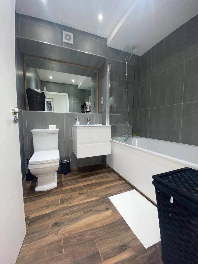 Central London, Jaccuzzi,Newbuild, 2 Bedrooms Two Baths Exterior photo